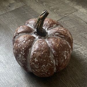 Rustic Brown Pumpkin Decor